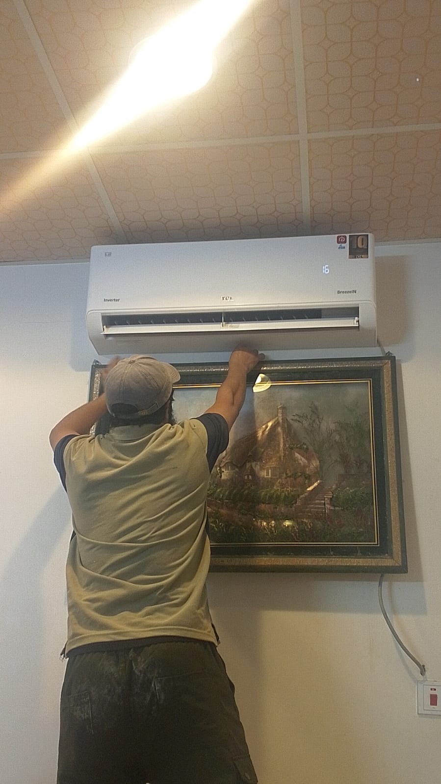 تثبيت مكثف التكييف بالواجهة الخارجية - الطائف