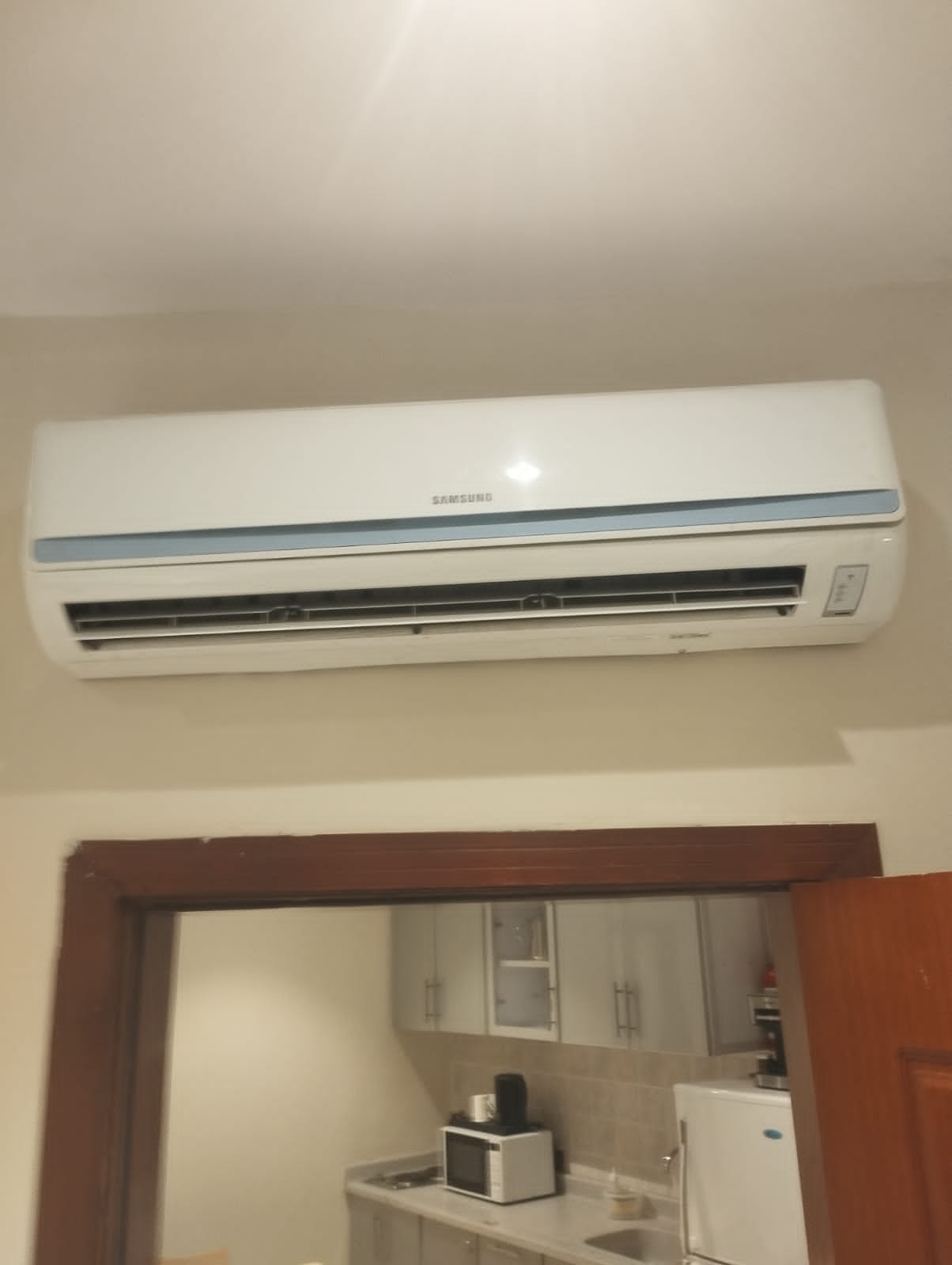 تثبيت مكثف التكييف بالواجهة الخارجية - الطائف